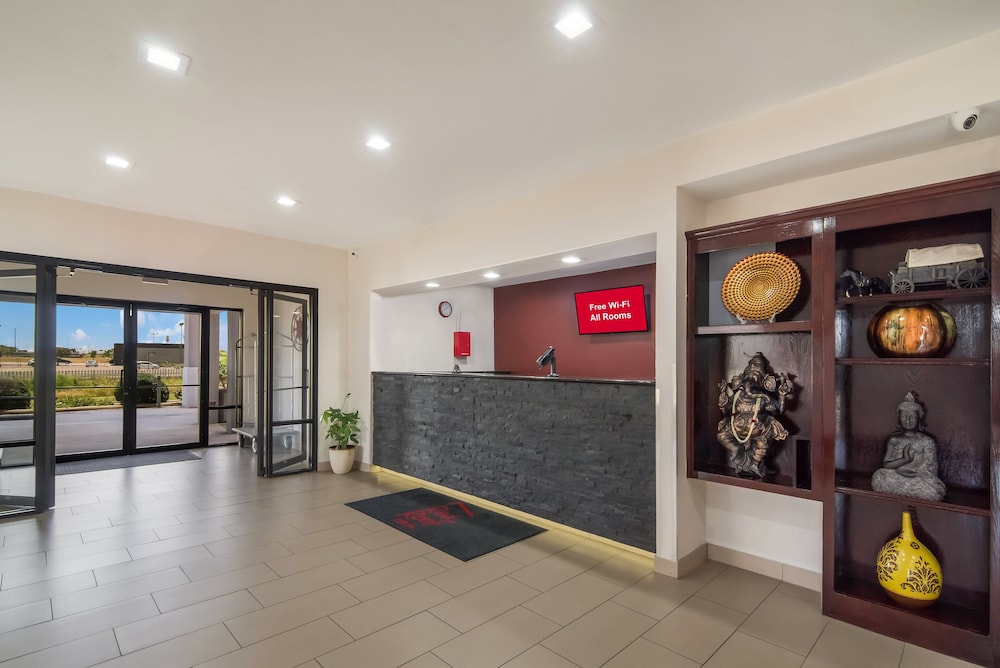 Red Roof Inn Terrell - photo 6