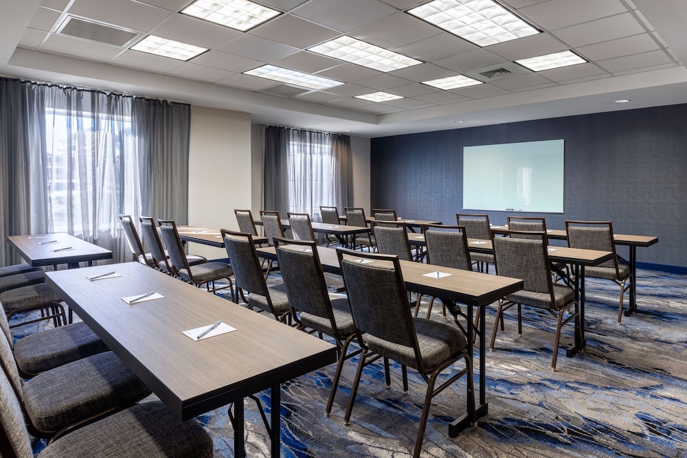 Fairfield Inn & Suites by Marriott Smithfield Selma I 95 - photo 38