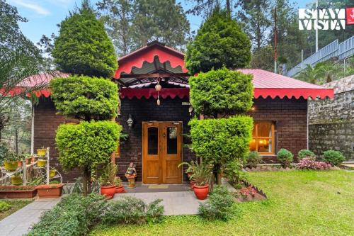 StayVista at The Anchorage with AC Heater Wi Fi in Kasauli, India