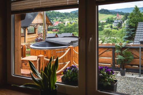 Domek całoroczny z widokiem na jezioro Solińskie Zawóz - carbon neutral hotel in Unknown City