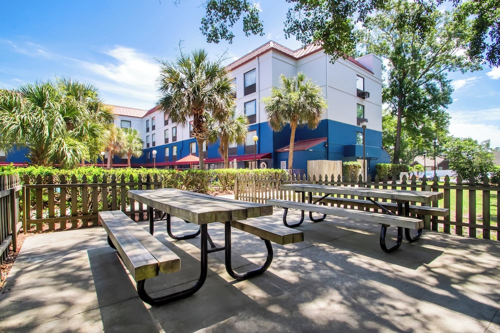 Red Roof Inn Myrtle Beach Hotel Market Common - photo 38