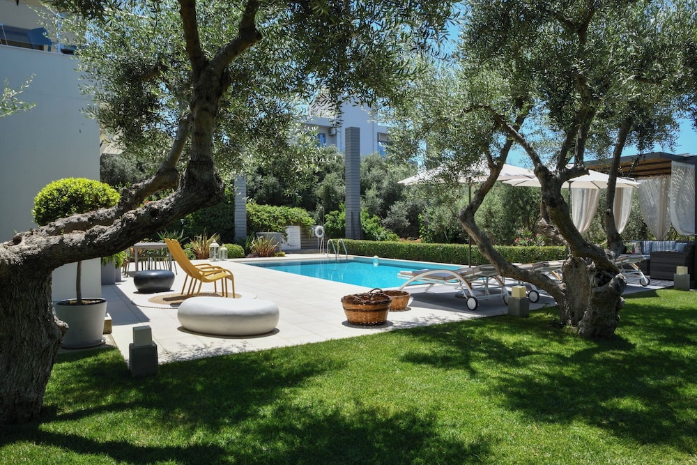 Sunlight Breeze Villa — 4-Star Luxury Hotel in Chania, Greece