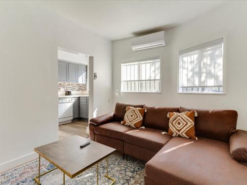 Modern 3 Bedroom Apartment in San Fernando — 4-Star Luxury Hotel in San Fernando, United States