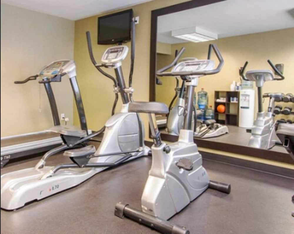 Quality Inn Airport Convention Center - photo 12