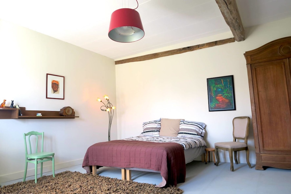 Fantesstique - last minute hotel in Unknown City