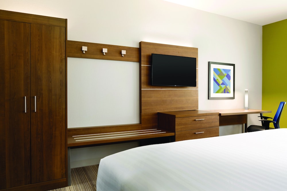 Holiday Inn Express & Suites McAllen Medical Center Area by IHG - photo 6
