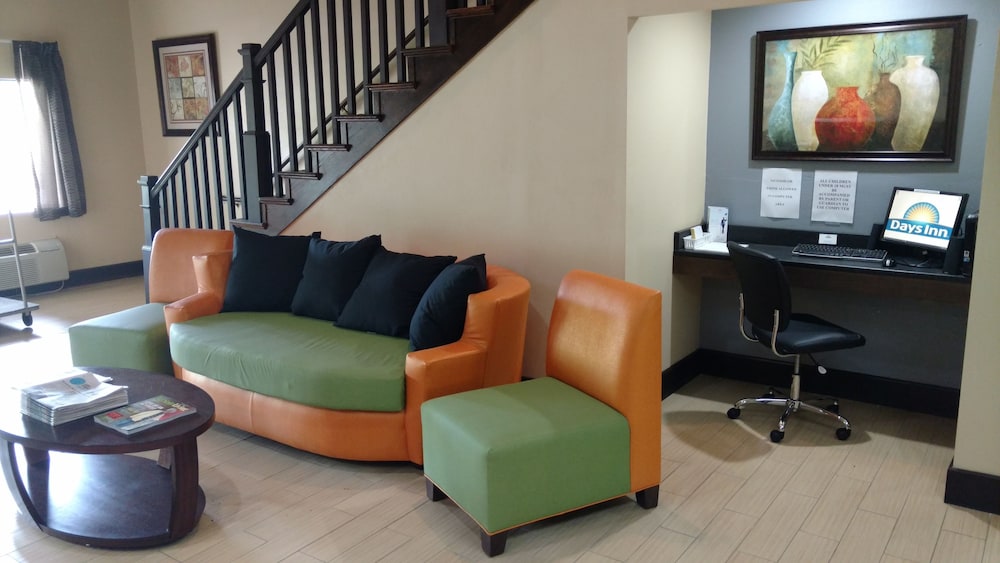 Days Inn by Wyndham Ashland - photo 5