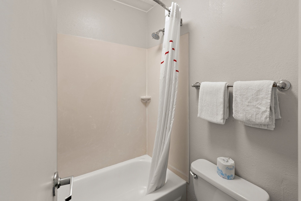 Red Roof Inn Binghamton Johnson City - photo 18