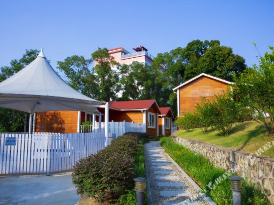 Baipenzhu Orchard Hot Spring Resort in Huidong, People's Republic of China