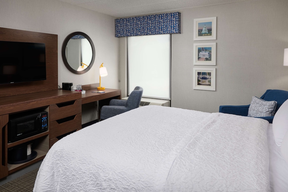 Hampton Inn Fairfax City - photo 13