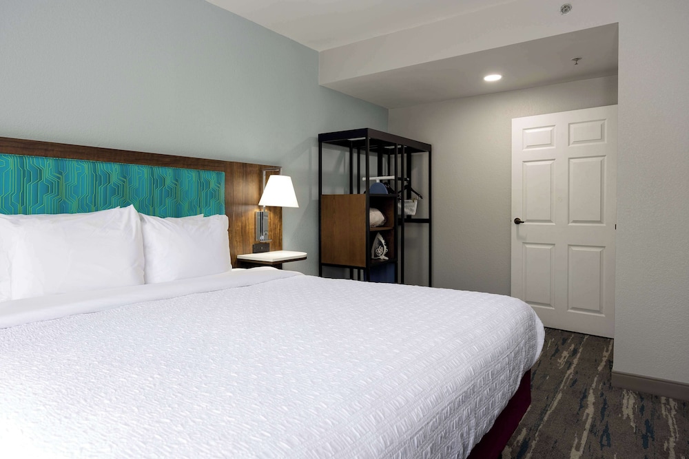 Hampton Inn & Suites Alpharetta Roswell - photo 17