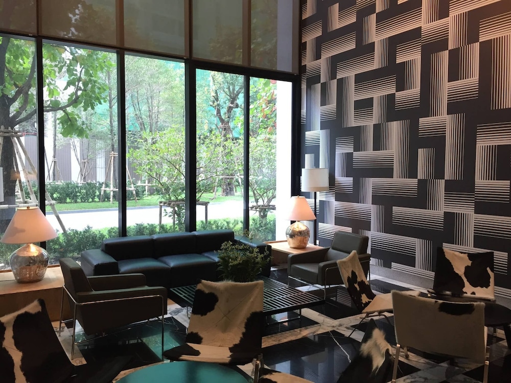 1br@bts E5 skytop Pool@50f free Pocketwifi#213