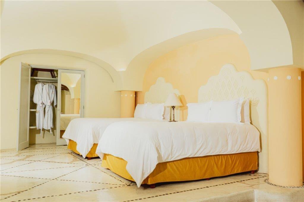 Grand Class Suite double with private pool