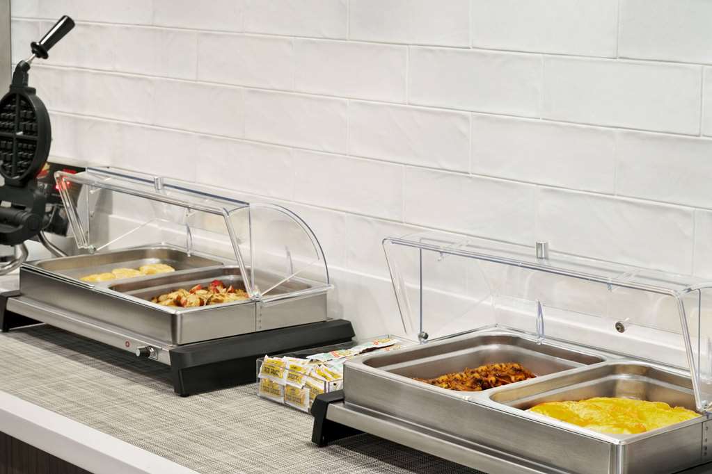 La Quinta Inn & Suites by Wyndham Del Rio - photo 60