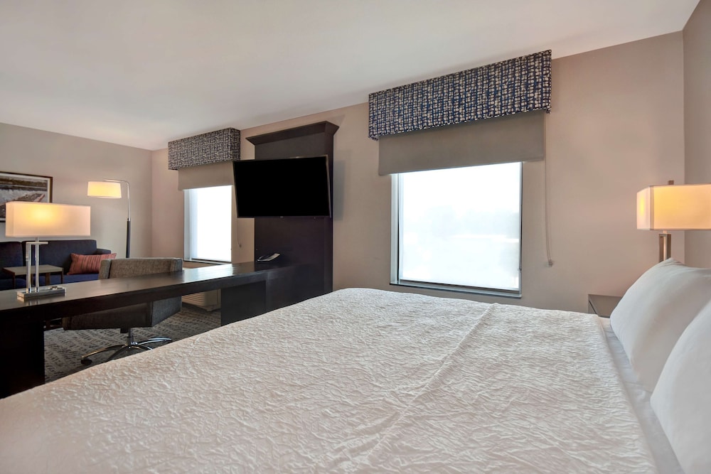 Hampton Inn & Suites Columbia South Fort Meade Area - photo 13