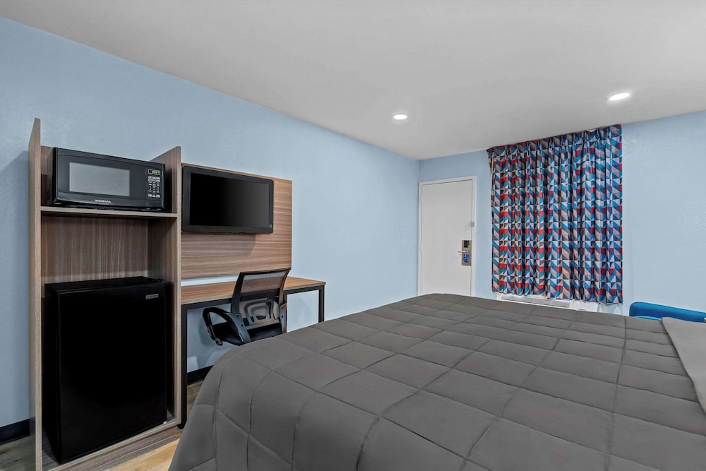 Rodeway Inn & Suites Brookhaven MS - photo 18