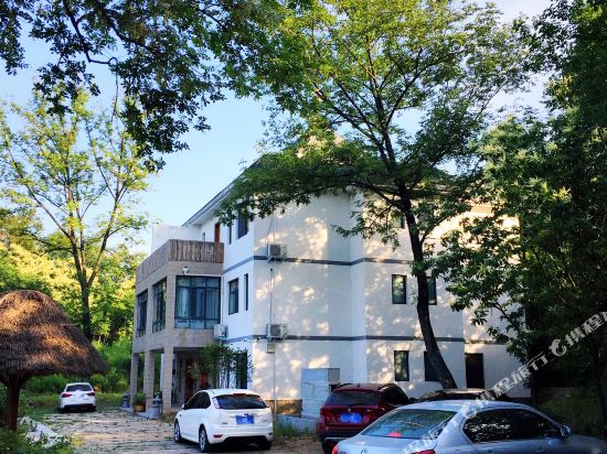 Bailiao Yixiu Country Hotel in Xinyang, People's Republic of China