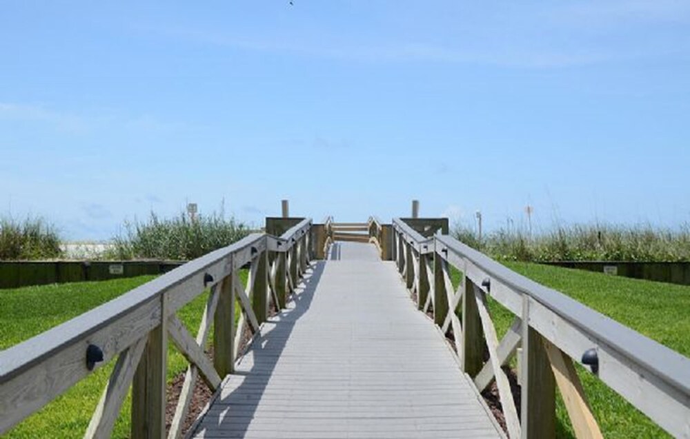 Shoreline Towers Resort by Panhandle Getaways - photo 21