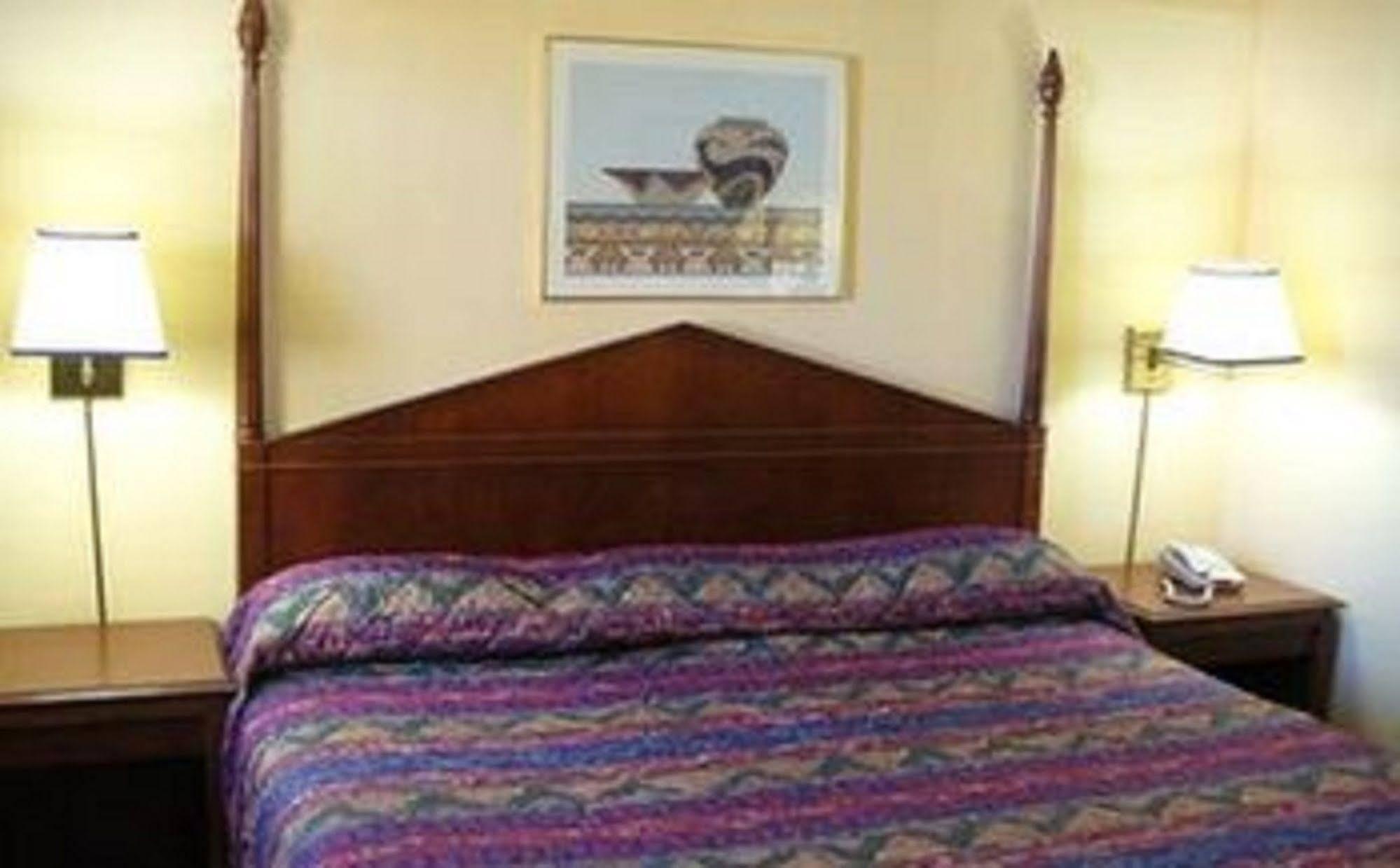 Motel 10 - photo 6