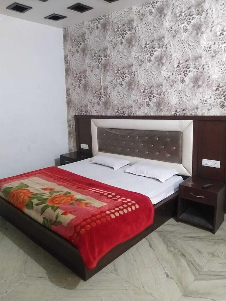 Hotel Globe — Karnal — photo 2