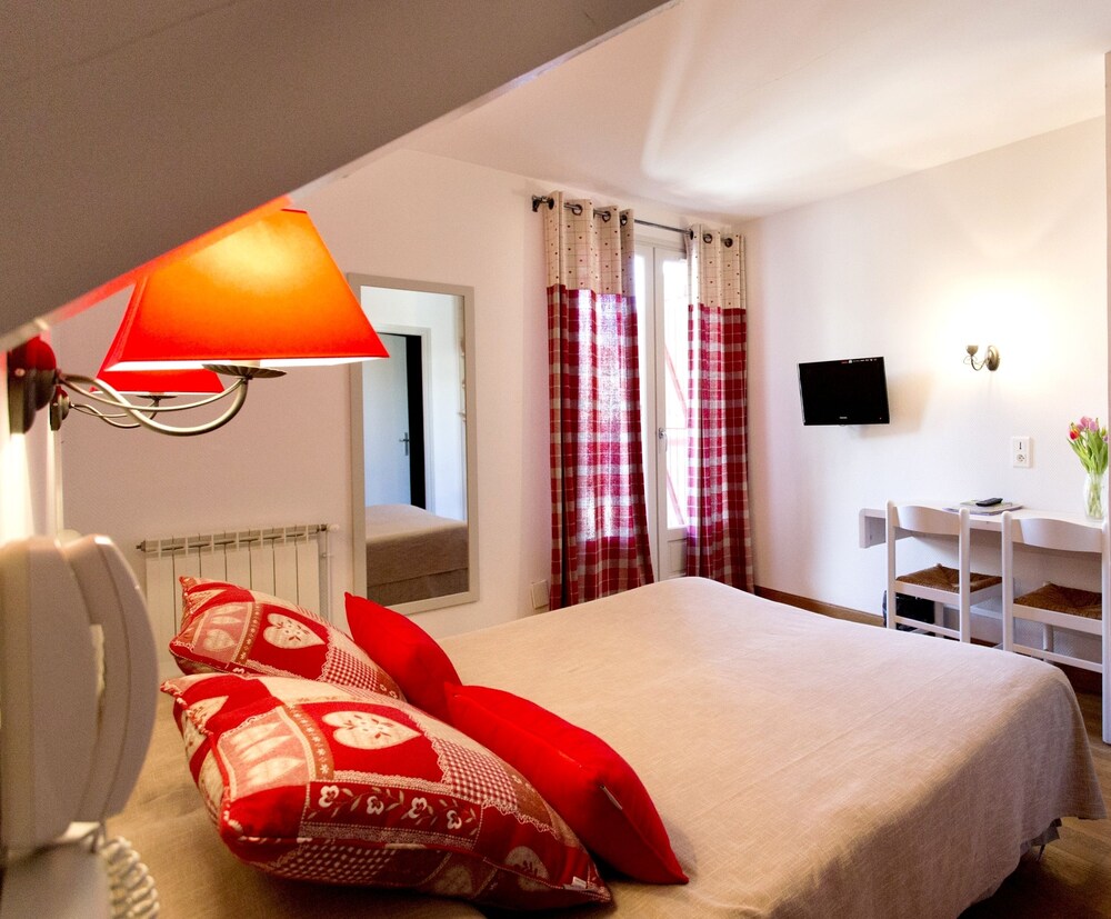Hôtel Etchémaïté — Pau — photo 4