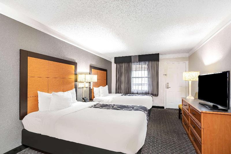 Travelodge by Wyndham El Paso Airport - photo 5