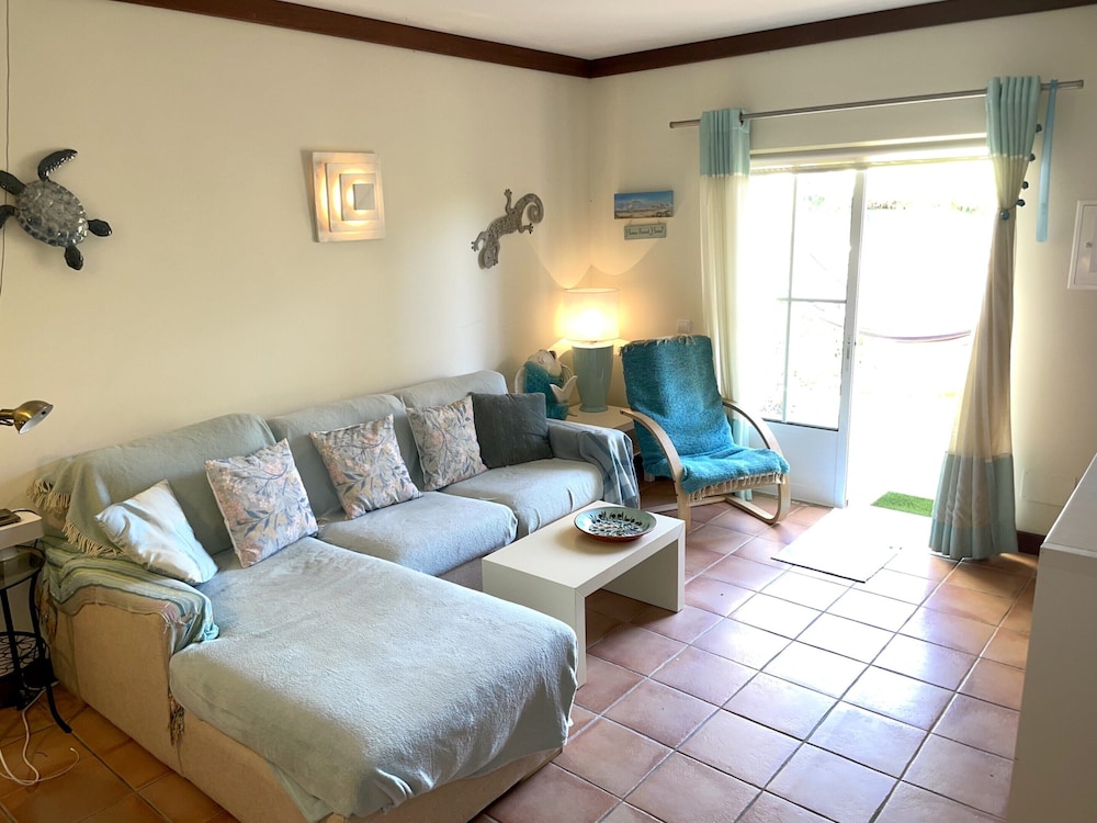 Coastal holiday home with shared pool — 4-Star Luxury Hotel in Lagoa, Portugal