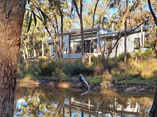 Green Bush Haven - last minute hotel in Unknown City
