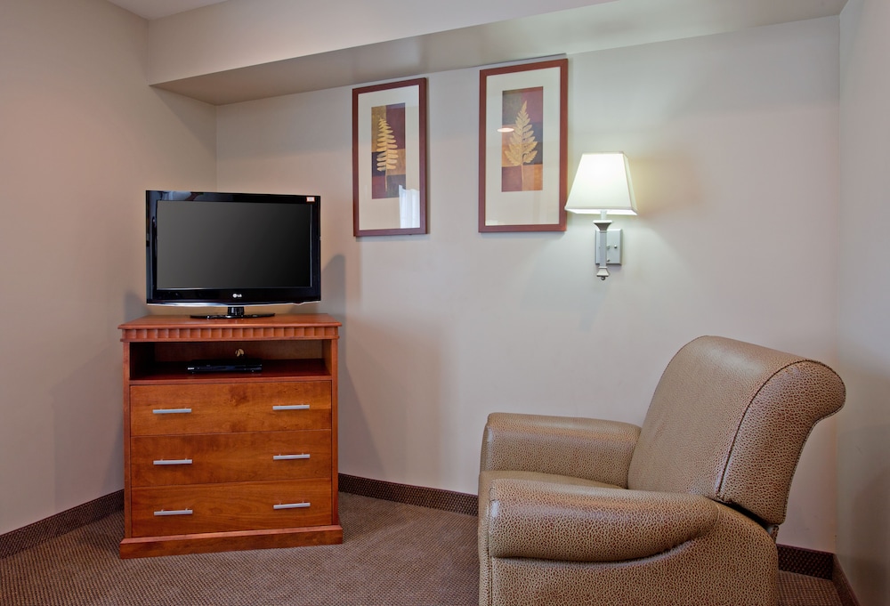 Candlewood Suites LAX Hawthorne by IHG - photo 9