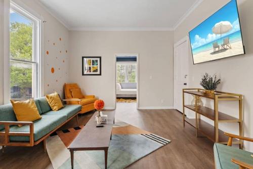 2 Units Combined 5BR 2 Living Rooms 2 Kitchens in Indianapolis, United States