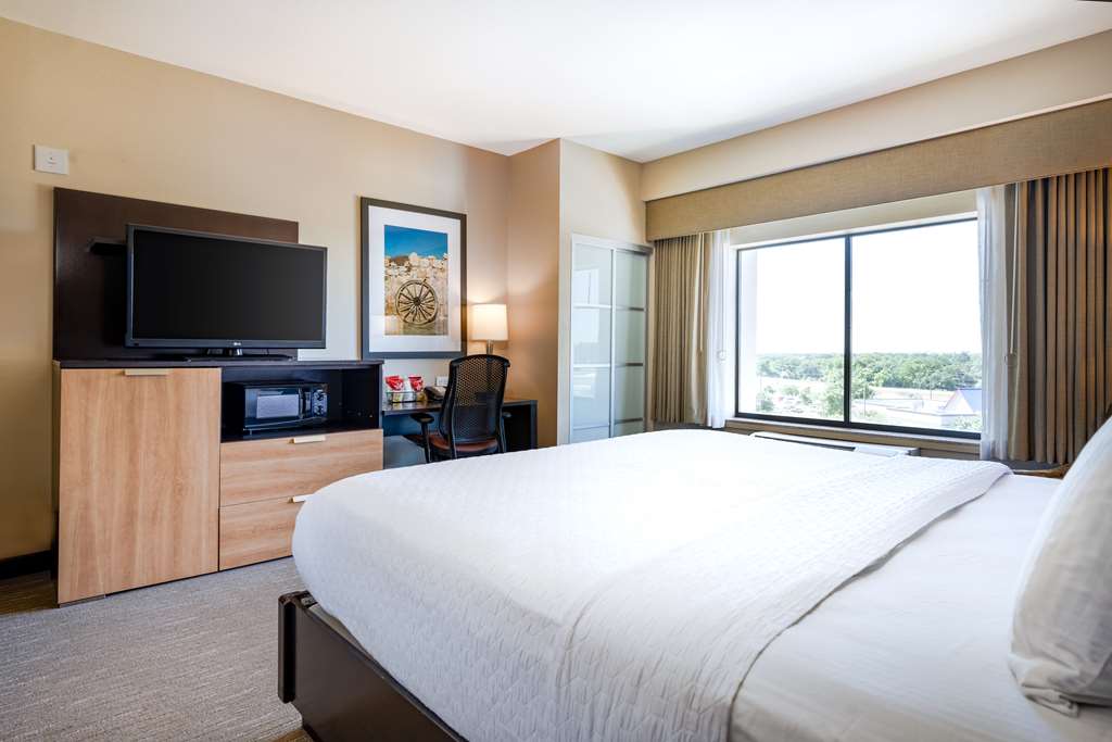 Best Western Premier Bryan College Station - photo 13