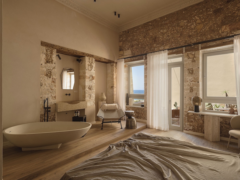 Aisha Hotel - carbon neutral hotel in Chania