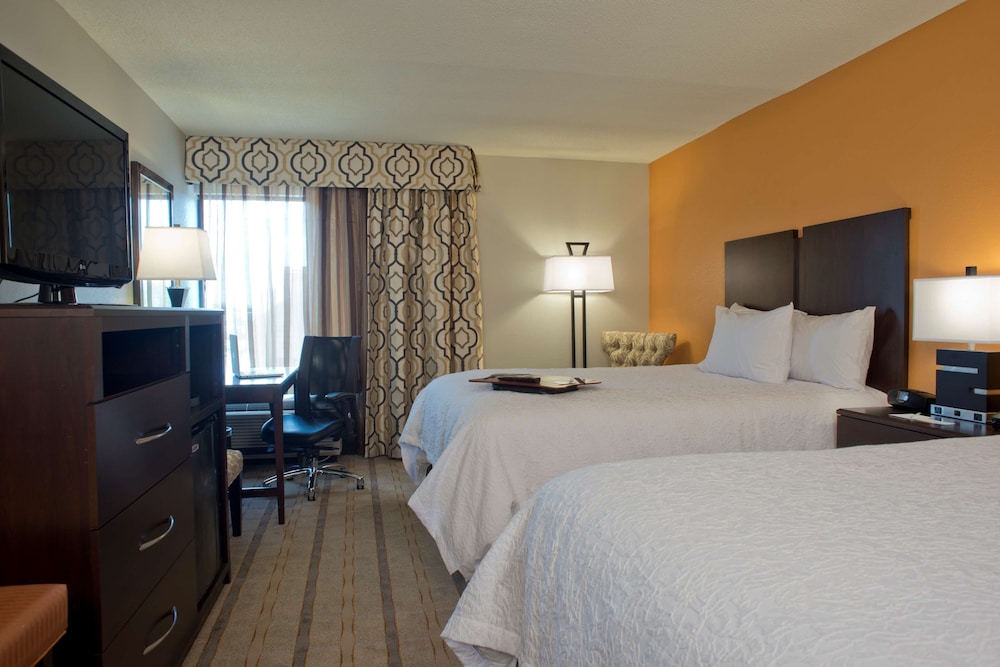 Hampton Inn Milledgeville - photo 12