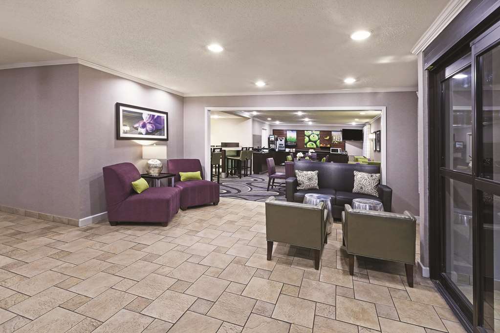 La Quinta Inn & Suites by Wyndham N Little Rock McCain Mall - photo 5