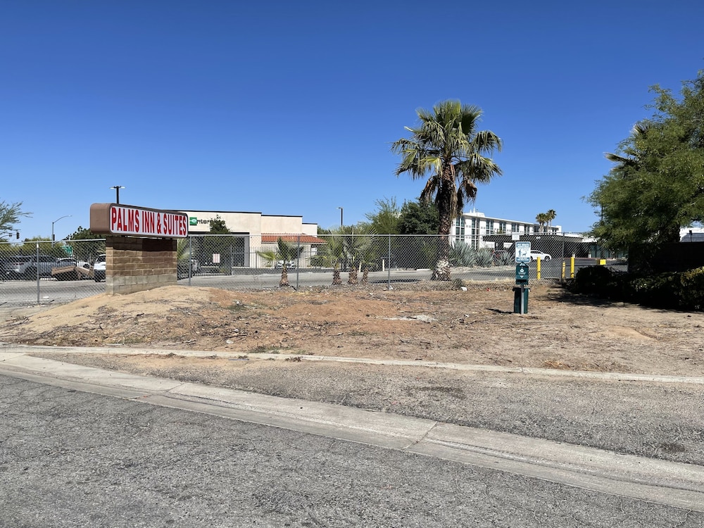 Palms Inn & Suites - photo 33