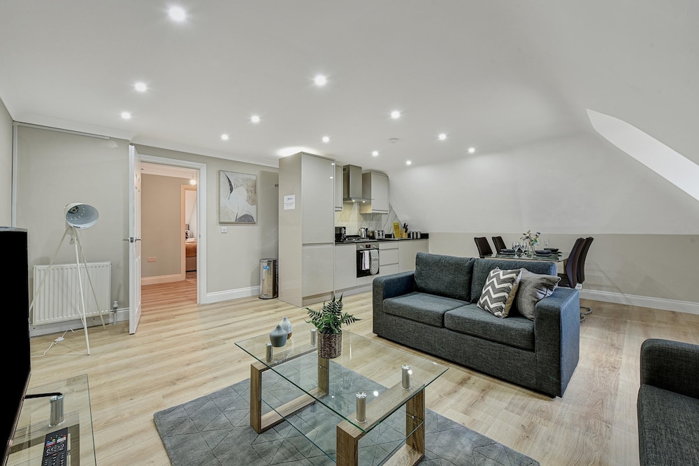 Deanway Serviced Apartments Chalfont St Giles By 360Stays — 4-Star Luxury Hotel in Chalfont St Giles, United Kingdom
