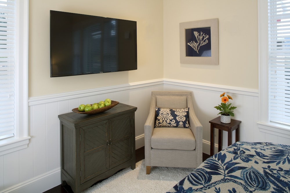 The Inn at Pleasant Beach - photo 9