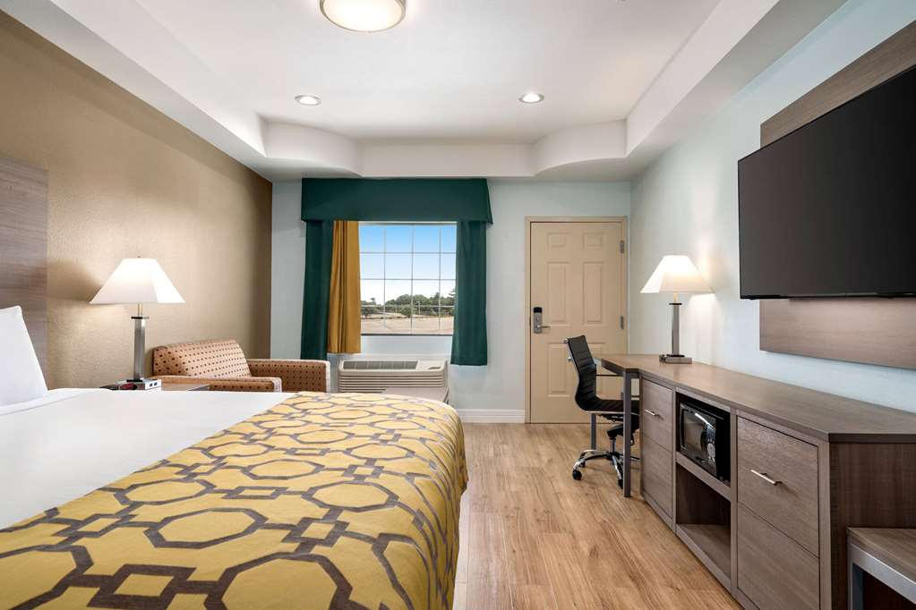 Baymont by Wyndham Kingwood - photo 12