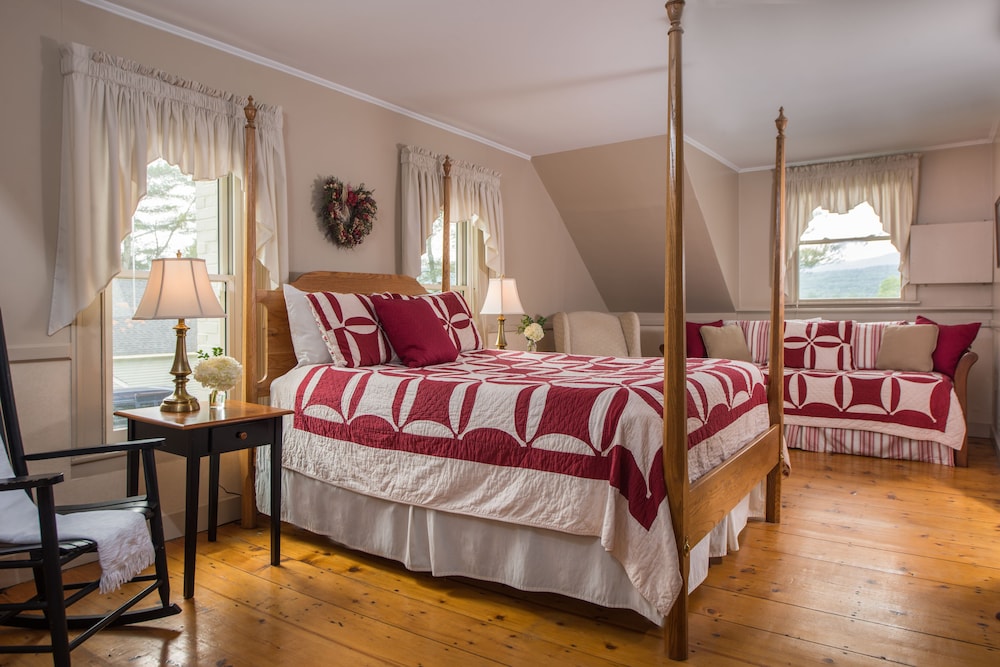 Brass Lantern Inn - photo 21