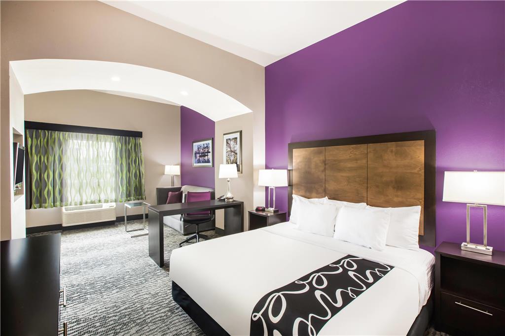 La Quinta Inn & Suites by Wyndham Baton Rouge Denham Springs - photo 20
