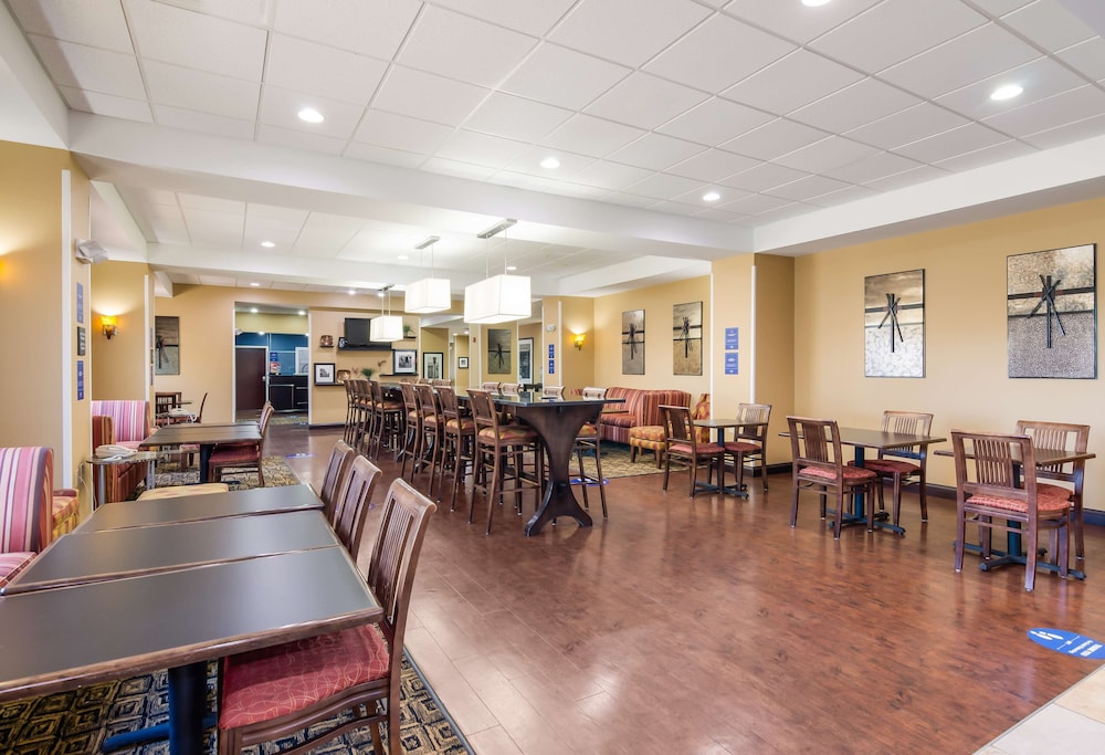 Hampton Inn Galax - photo 30