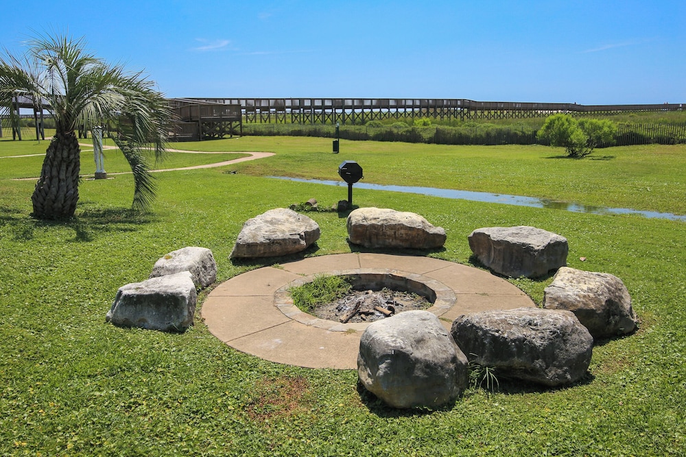 4515bfflampwnh Beachfront Flamingo - photo 17