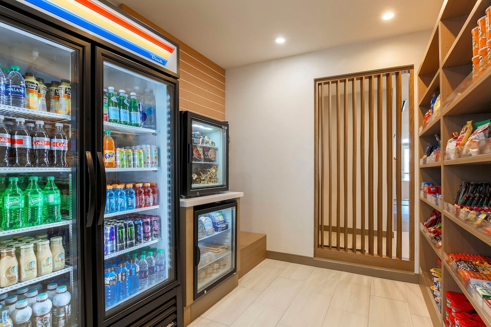 Holiday Inn Express & Suites Chicago O'Hare Airport by IHG - photo 29