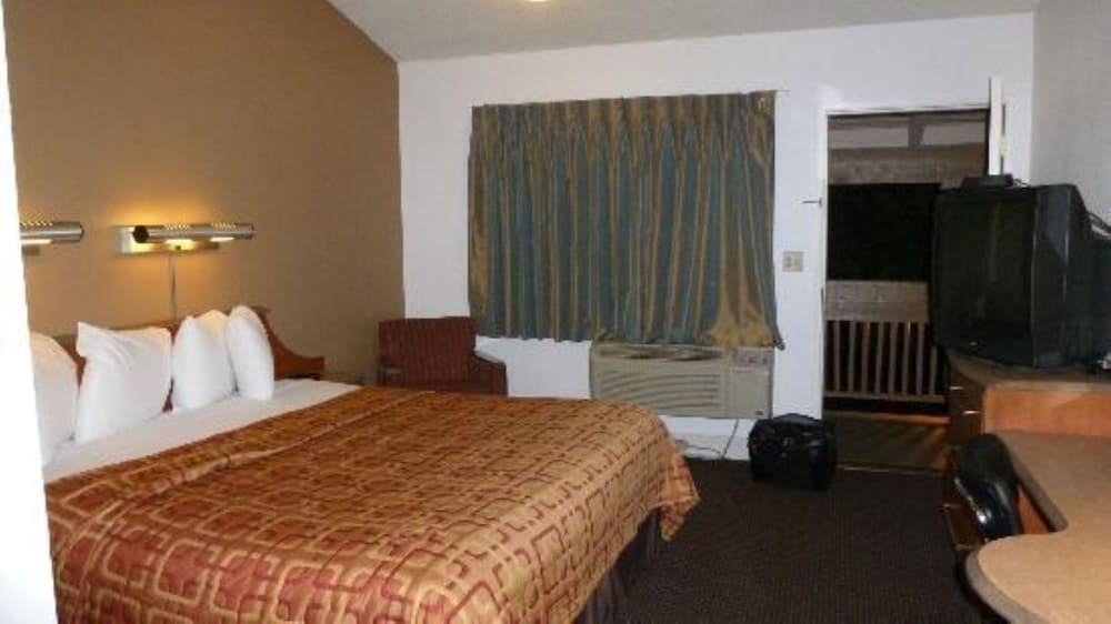 Red Roof Inn San Dimas Fairplex - photo 10