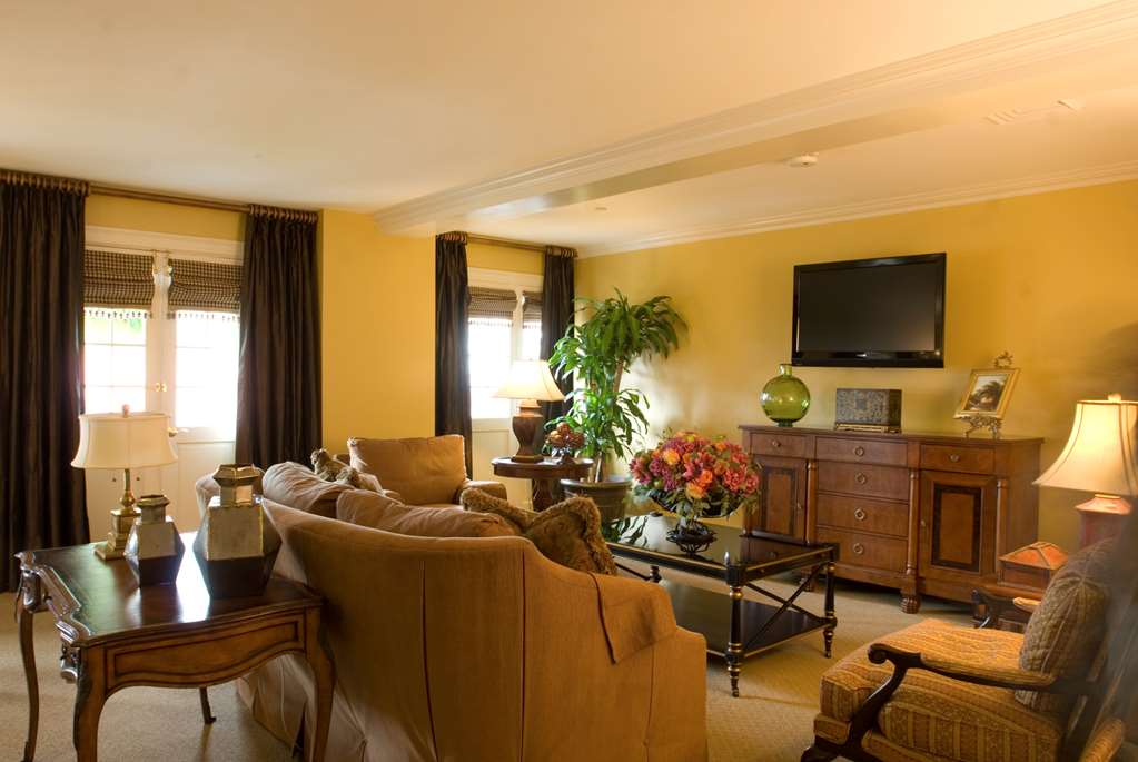 Bienville House Hotel - photo 11