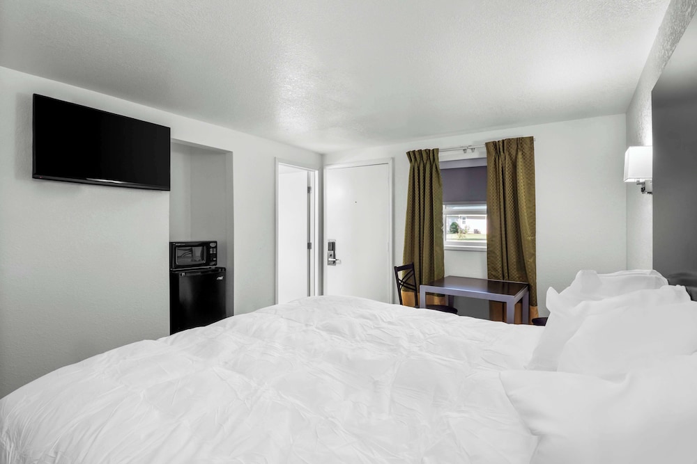 Americas Best Value Inn Jonesville Hillsdale - photo 21