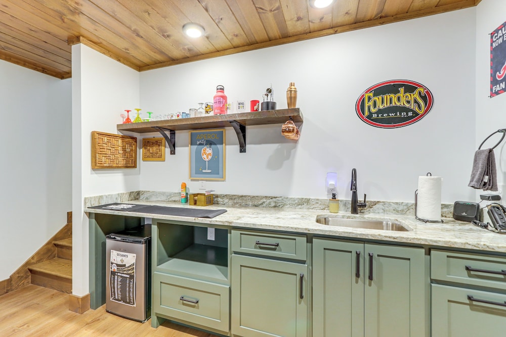 Ellijay Resort Home w Hot Tub & Fire Pit - photo 18
