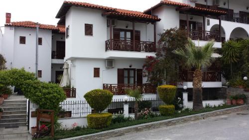 Pansion Irini — 4-Star Luxury Hotel in Ouranoupolis, Greece