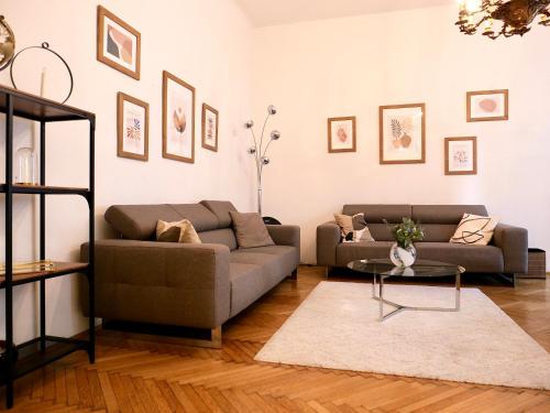 Contemporary City Apartment Váci Utca — 4-Star Luxury Hotel in Budapest, Hungary