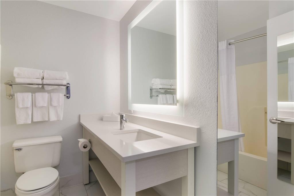 MainStay Suites Raleigh Cary - photo 6